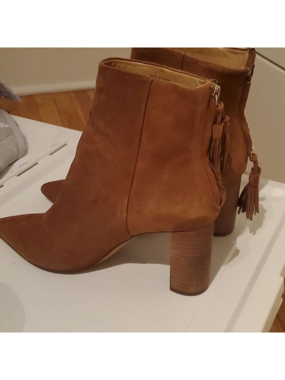 Banana Republic Camel Suede Ankle Boots 8.5 Tassel Block Heel - Picture 3 of 6
